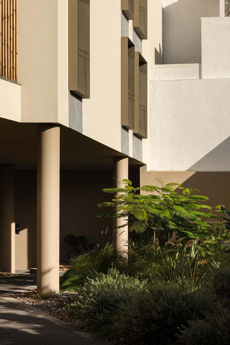 ERNESTO DO CANTO住宅区丨葡萄牙蓬塔德尔加达丨BOX arquitectos-55