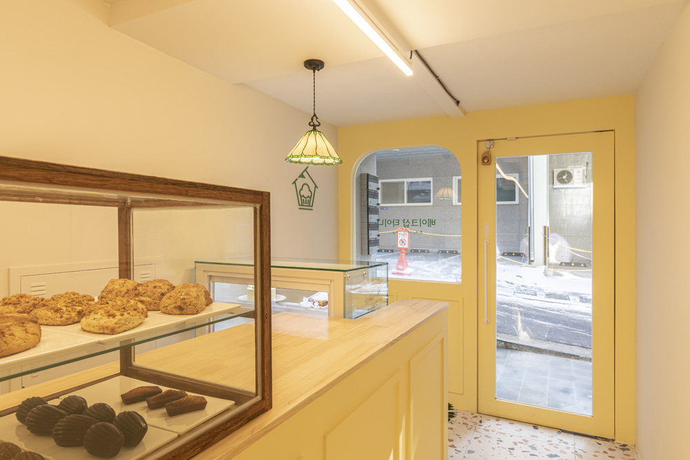 温馨 9 坪贝克店，打造温暖氛围-6