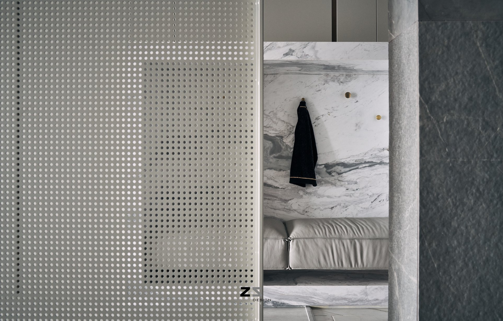 台中 L 宅 | 灰色调 Z 轴空间设计，双向沙发打造趣味动线-12