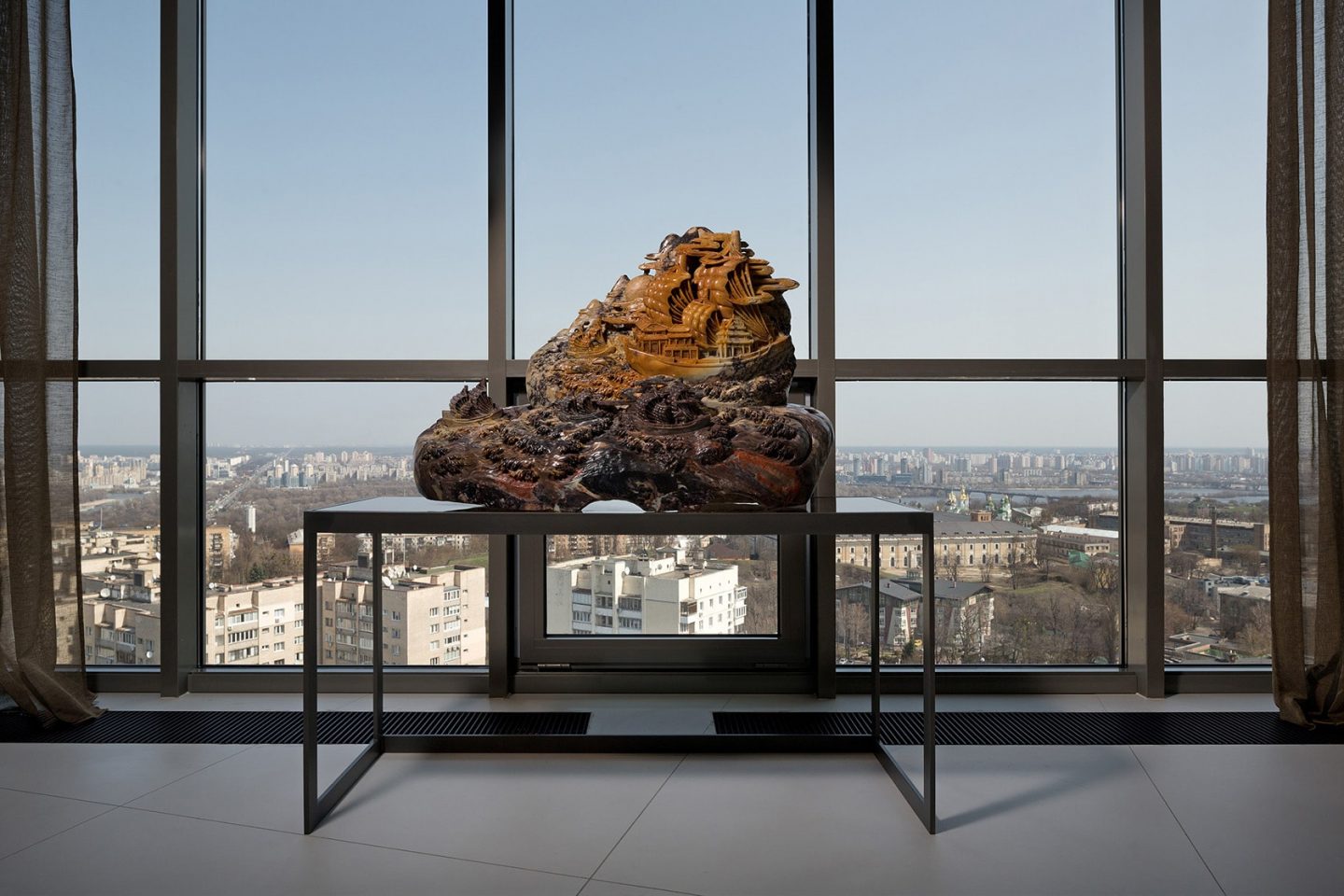 鑫伟办公室

注：鑫伟是根据拼音推测的可能人名或公司名等专有名词，如果有其他背景信息可提供更准确的翻译 丨乌克兰基辅丨MONO Architects-31