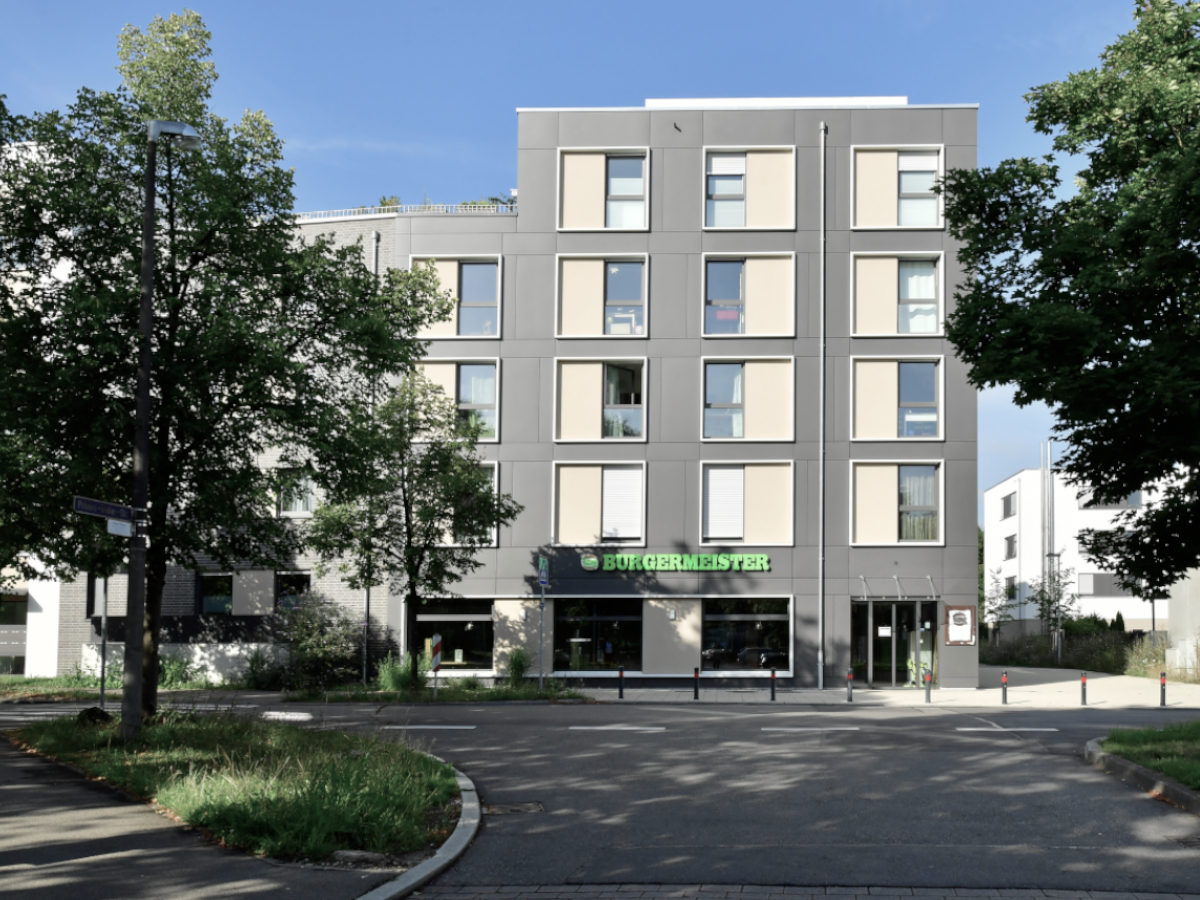 蒂宾根的油磨坊

注：Ölmühle 直译为 油磨坊 ，Tübingen 是德国城市 蒂宾根  丨H|G Architekten und Stadtplaner-23