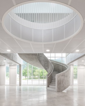 Institut Laue-Langevin 园区新游客中心，法国 / Levitt Bernstein + TKMT Architectes