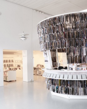 纸亭（Paper Pavilion）