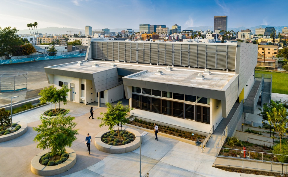 洛杉矶 Berendo 中学新体育馆丨美国洛杉矶丨CO Architects-0