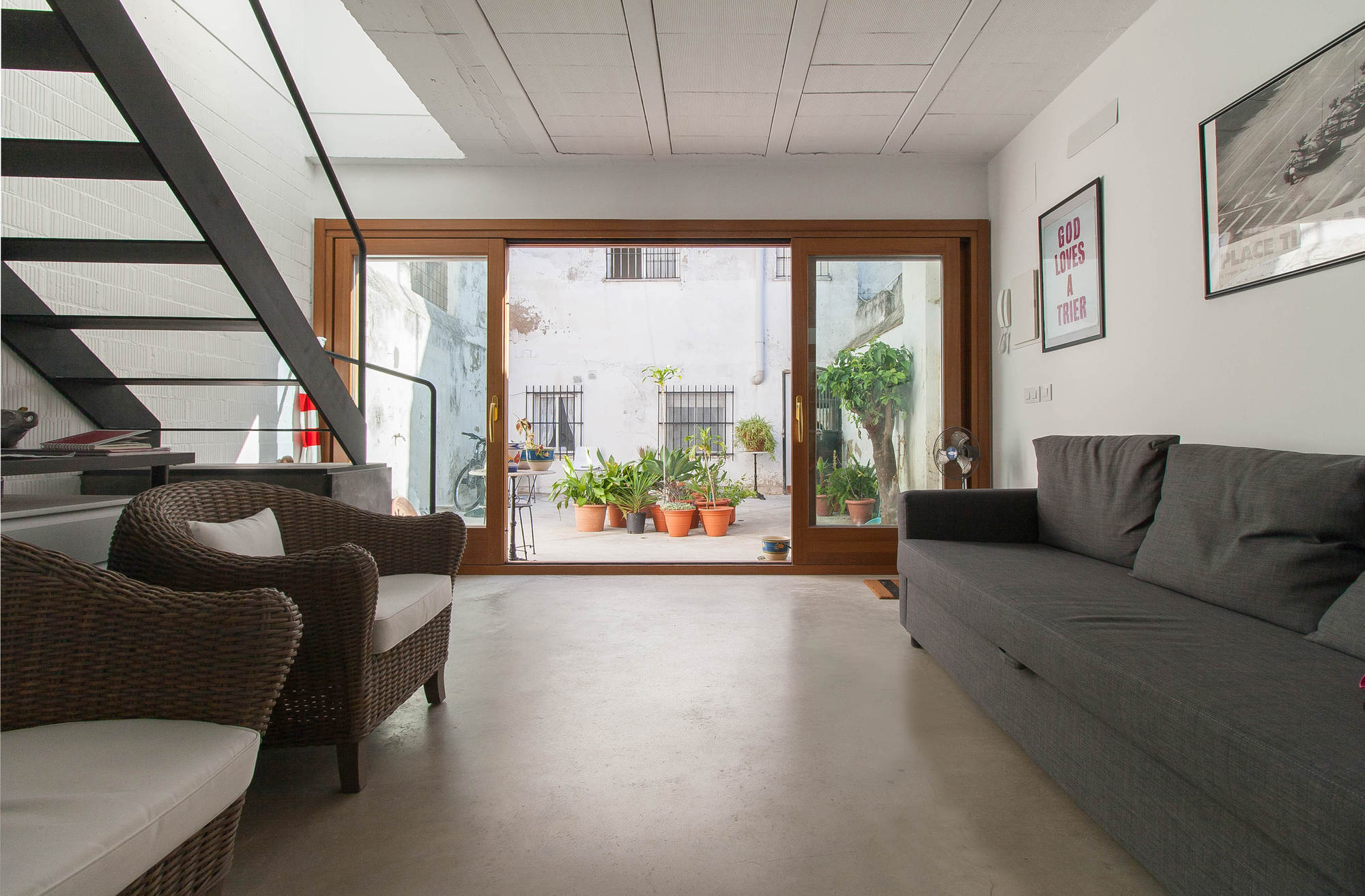 英伦作家的小城秘境 · San Miguel de Jerez 的"后院"之家-1