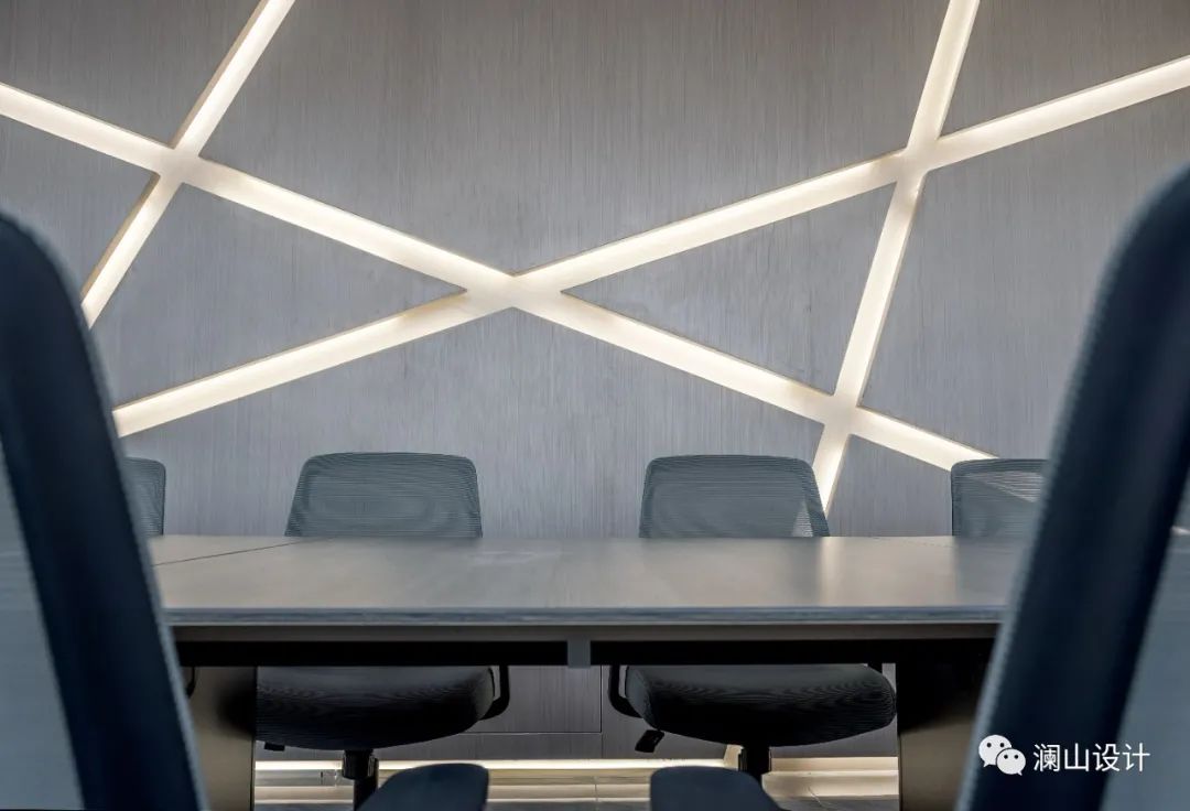 灰色地带 | 现代简约中的自然韵律-13