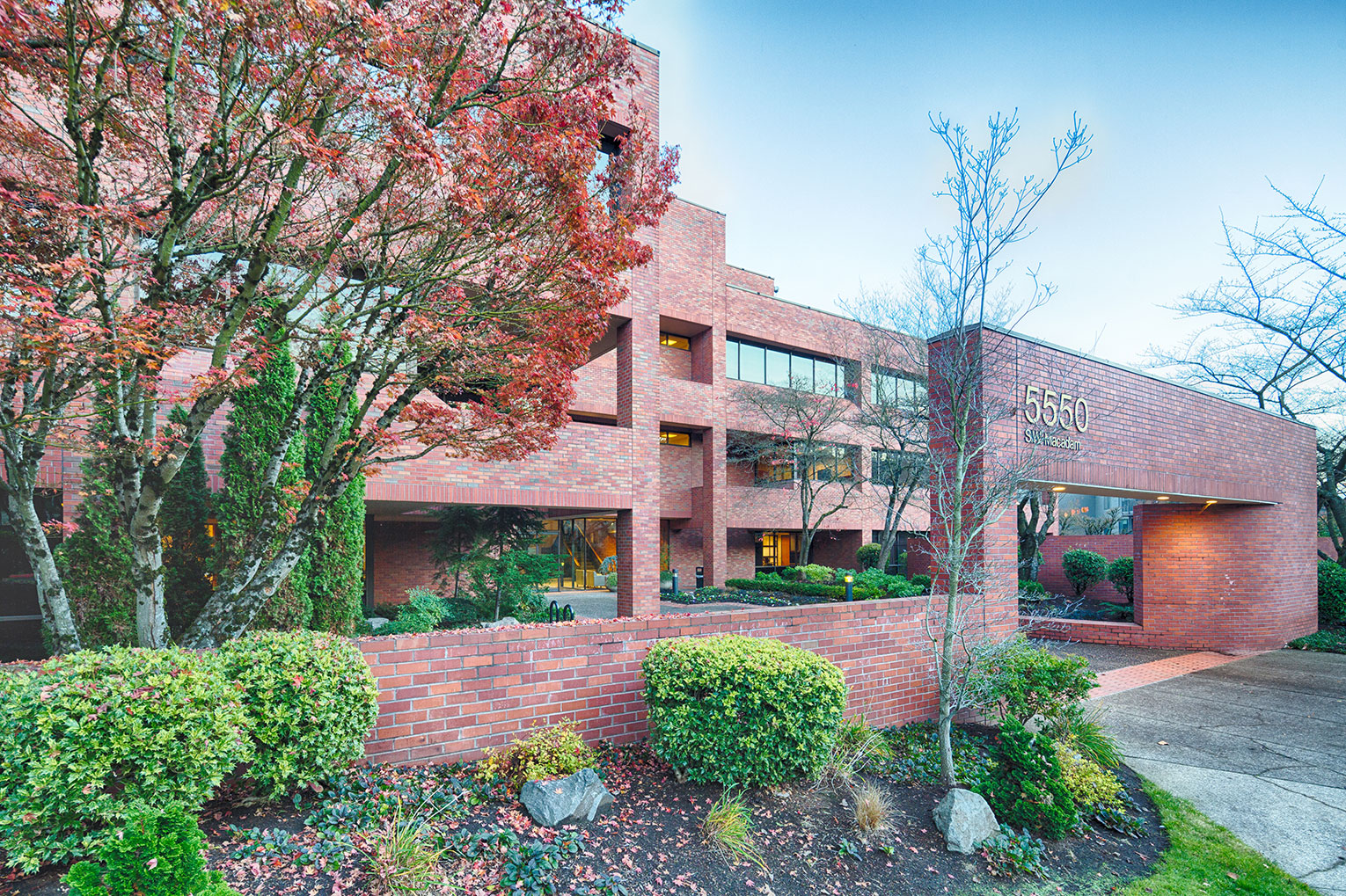 5550 South Macadam Avenue Re-positioning-7