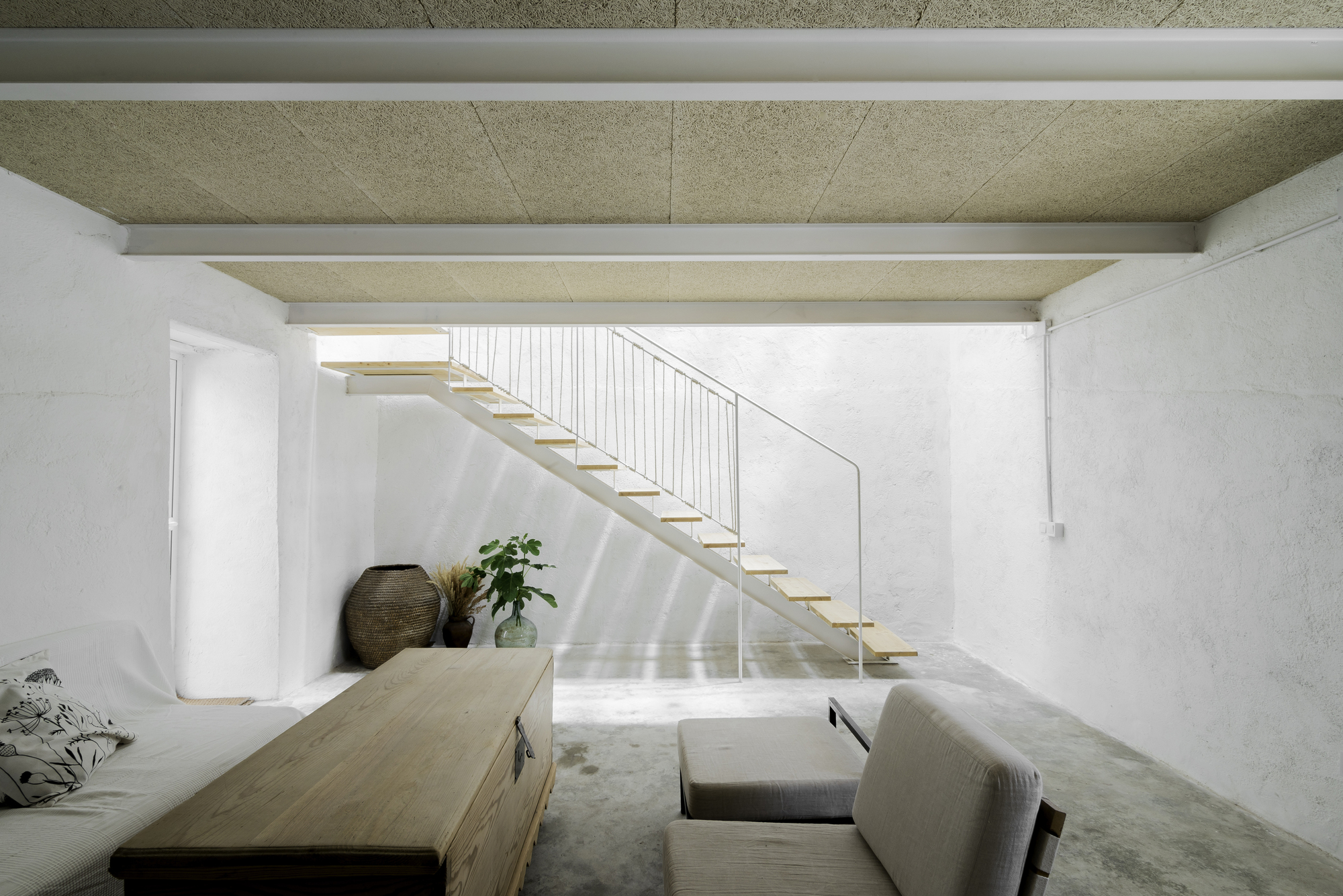 Barn Rehabilitation in a House / G+F Arquitectos-12