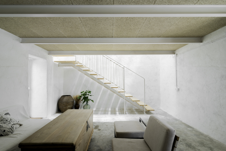 Barn Rehabilitation in a House / G+F Arquitectos-12
