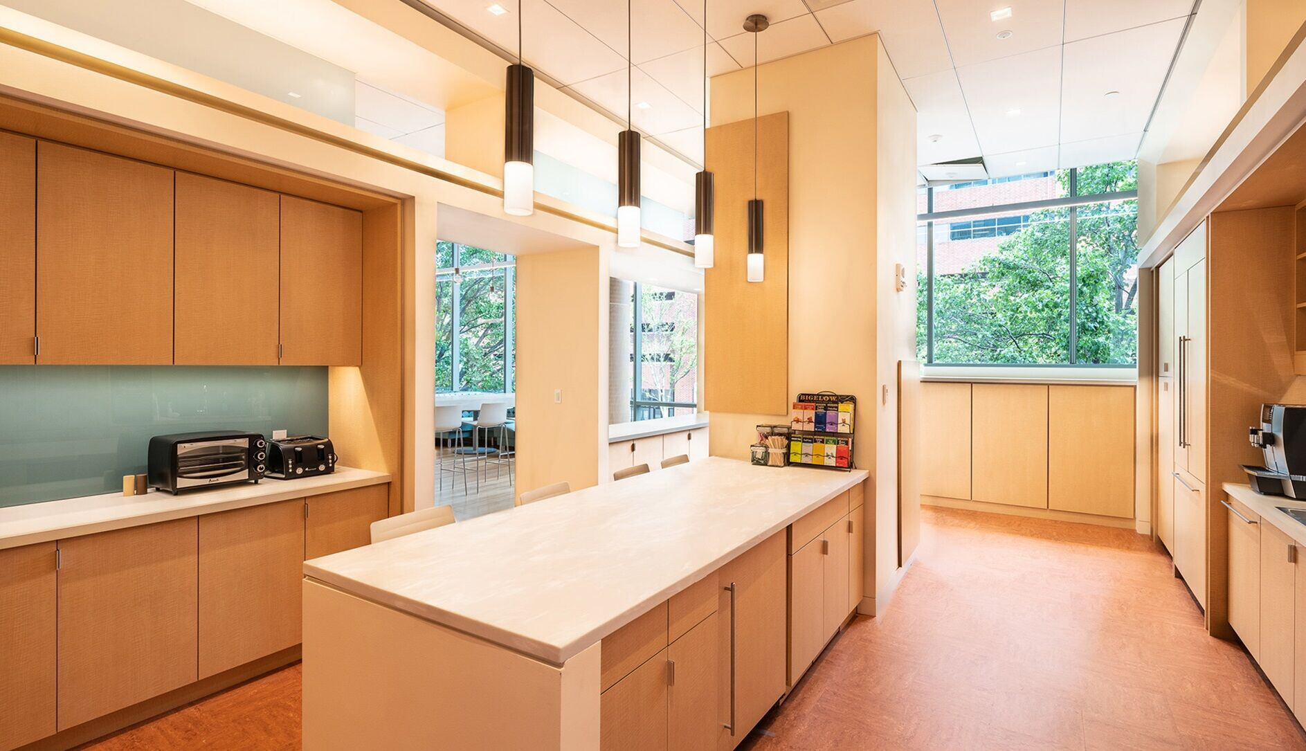 剑桥 Kendall Square 停车库改办公空间丨美国丨Paul Lukez Architecture-10