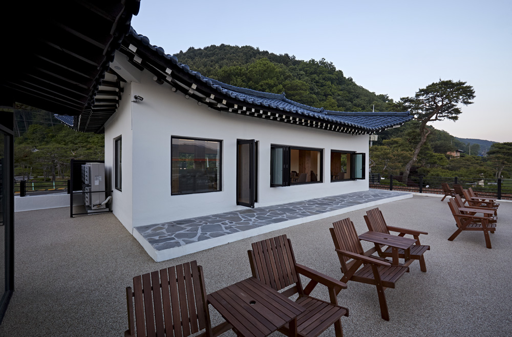 现代简约风格的餐厅设计-6