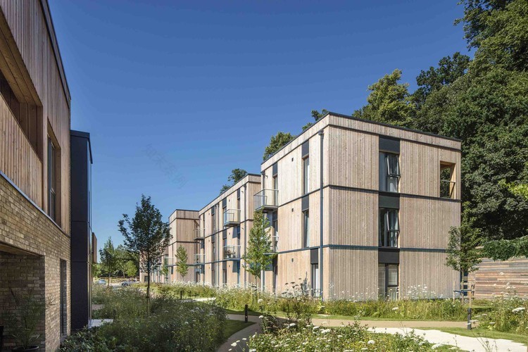 废弃酒店变身的现代乡村社区(Clock House Gardens)-33