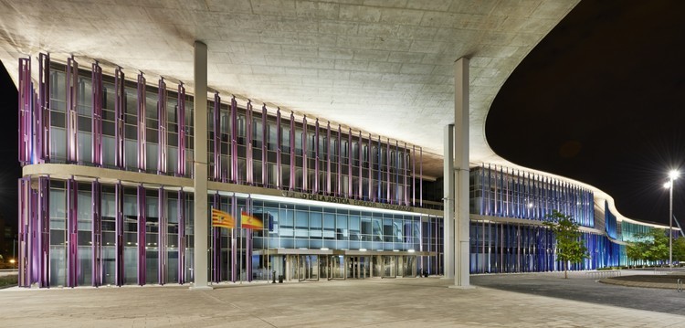 维达尔·德·卡内拉斯建筑的可持续改造-16