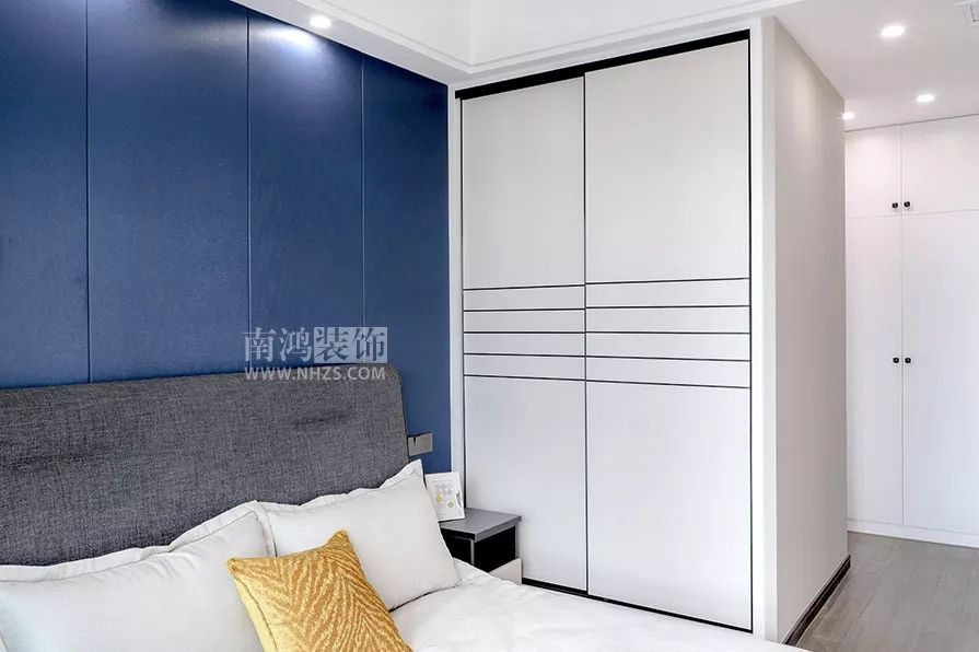 杭州公馆 90㎡现代轻奢空间，窄框线++ 金属元素引领潮流-22