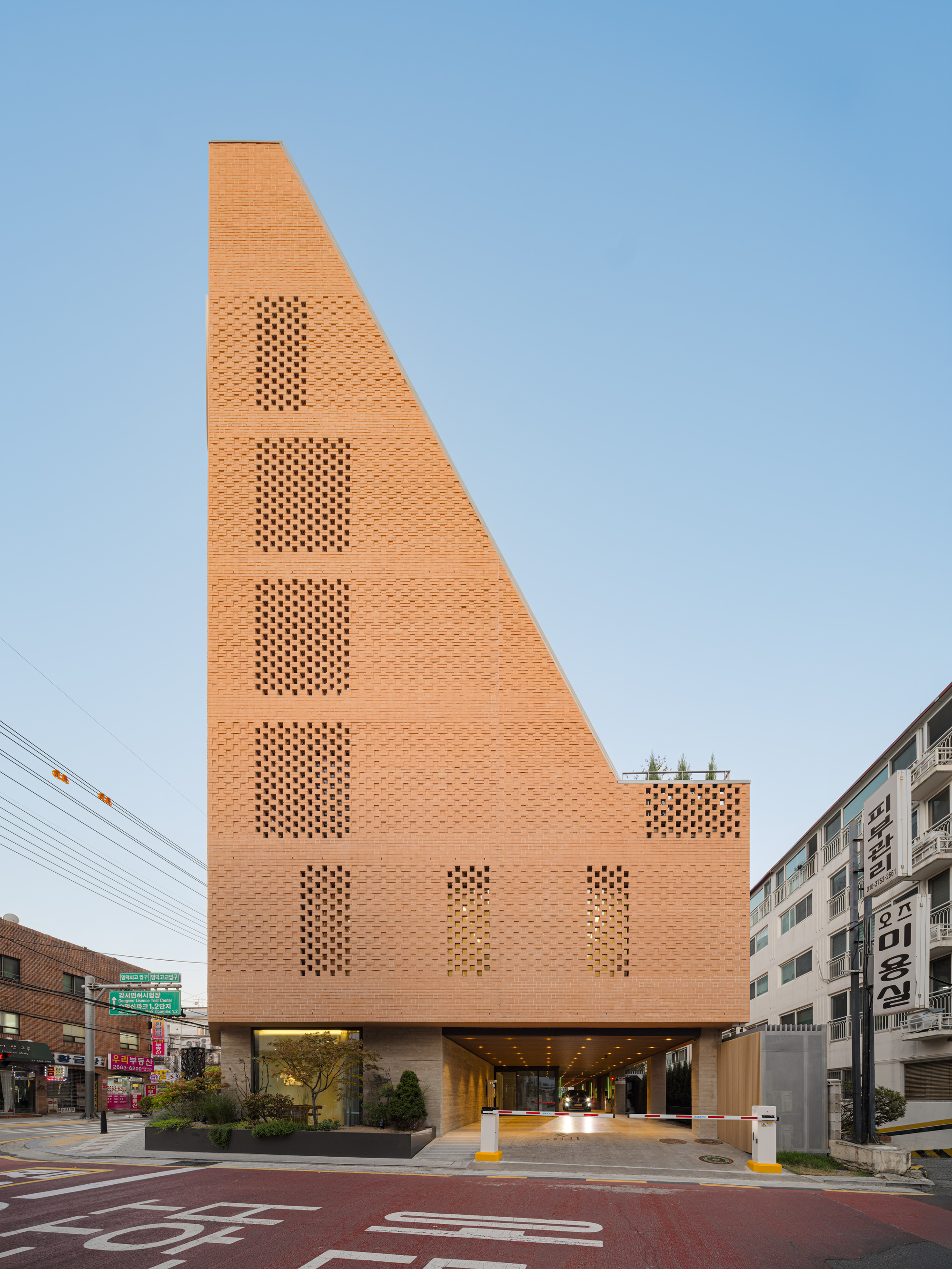 MizMedi DEAR'ONE 产后护理中心丨韩国首尔丨yeonhan architects-16