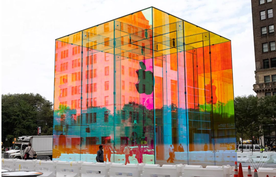 iPhone越来越"丑", 苹果店却越来越美-21