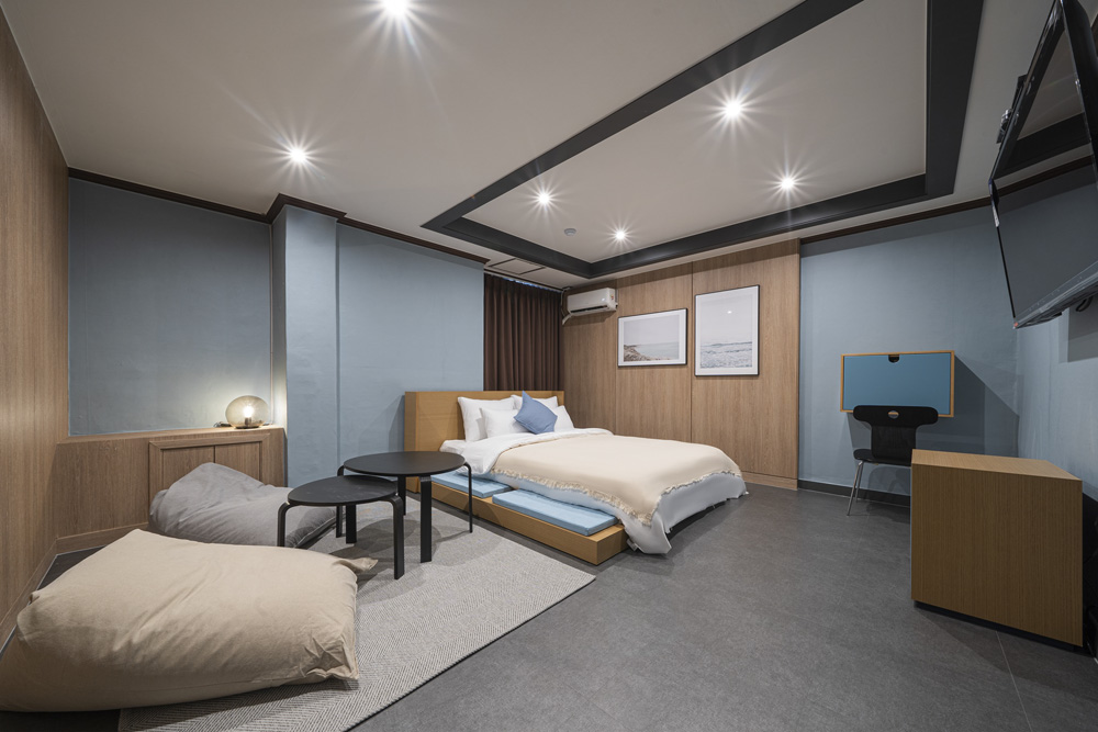 【多元设计概念的 24 小时酒店】-16