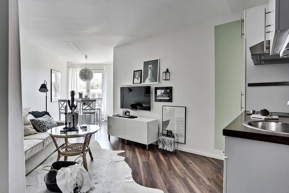 巧妙打造卧室 | 玻璃衣柜分隔空间-9