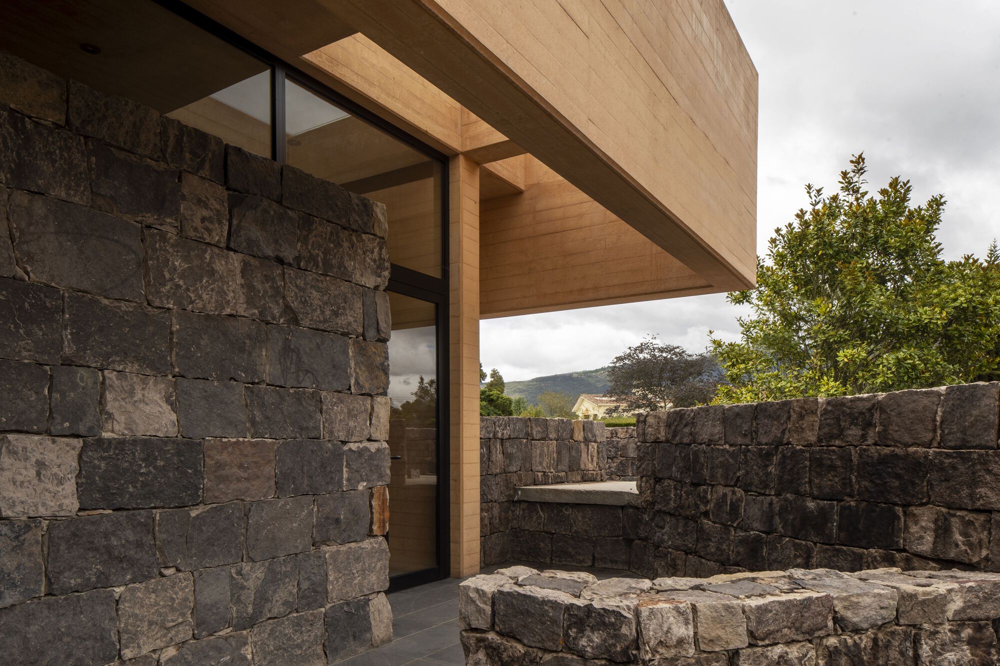 过梁房屋丨哥伦比亚丨Palafito Arquitectura-35