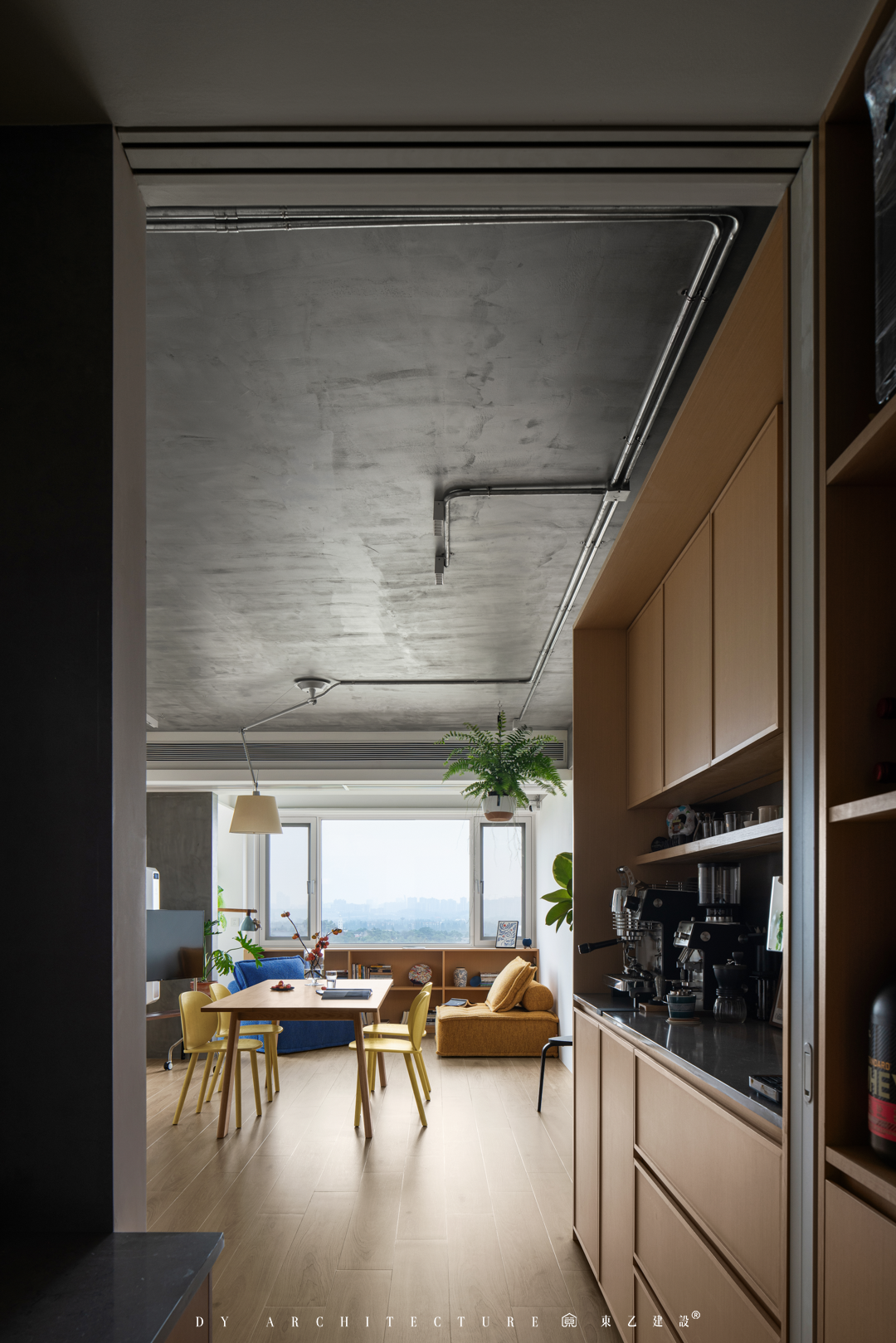 原始粗狂的混凝土裸顶遇上紧凑小三房,这酷酷的松弛感真让人着迷丨中国长沙丨東乙建设-84