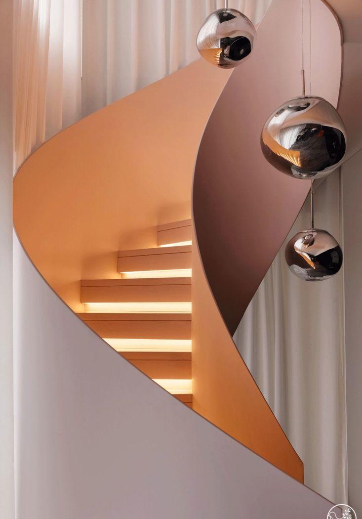 清羽设计丨平层丨粉色楼梯紫色墙壁酷炫星球-14