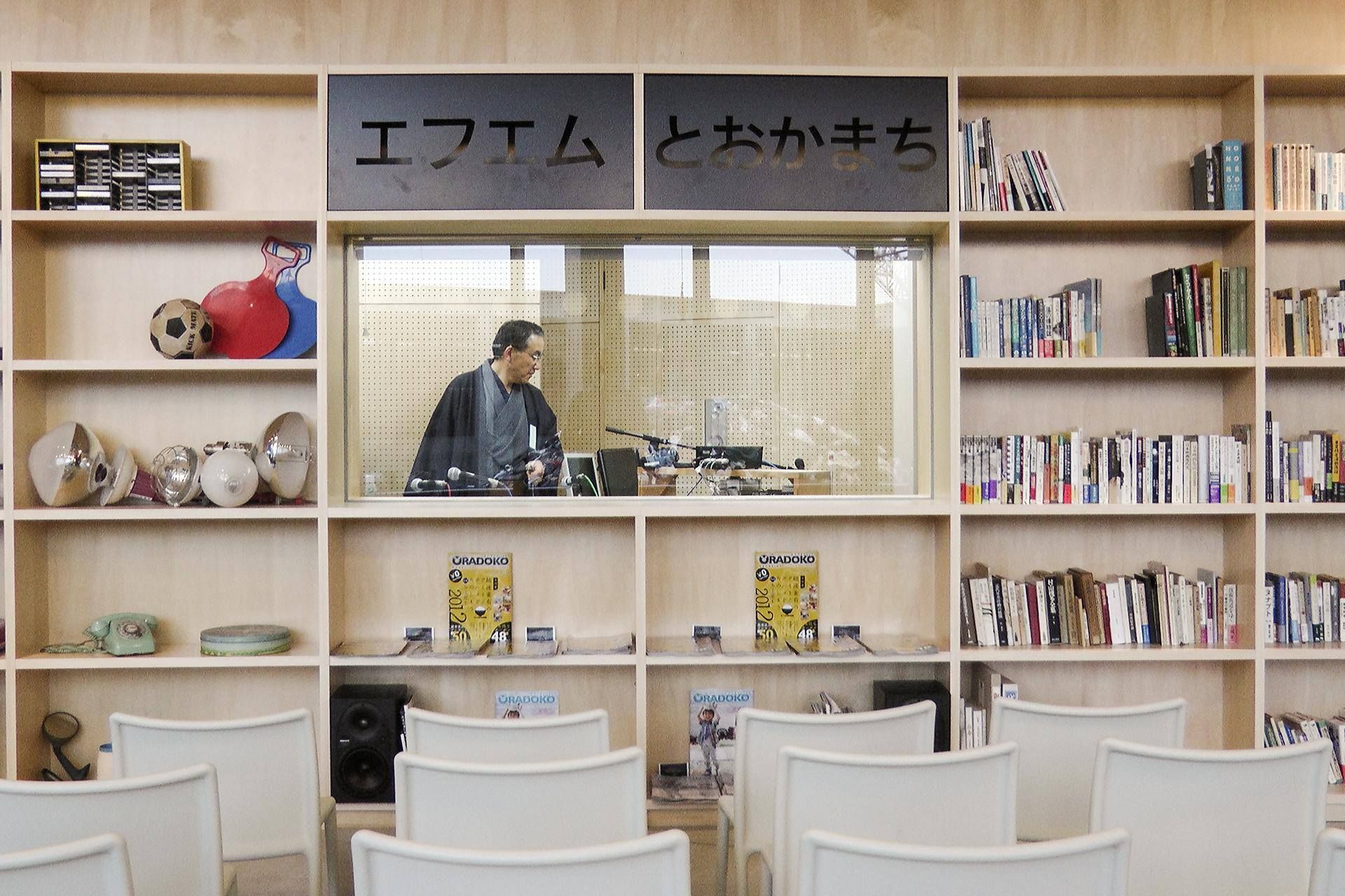 Binocle - A circle in a square-38