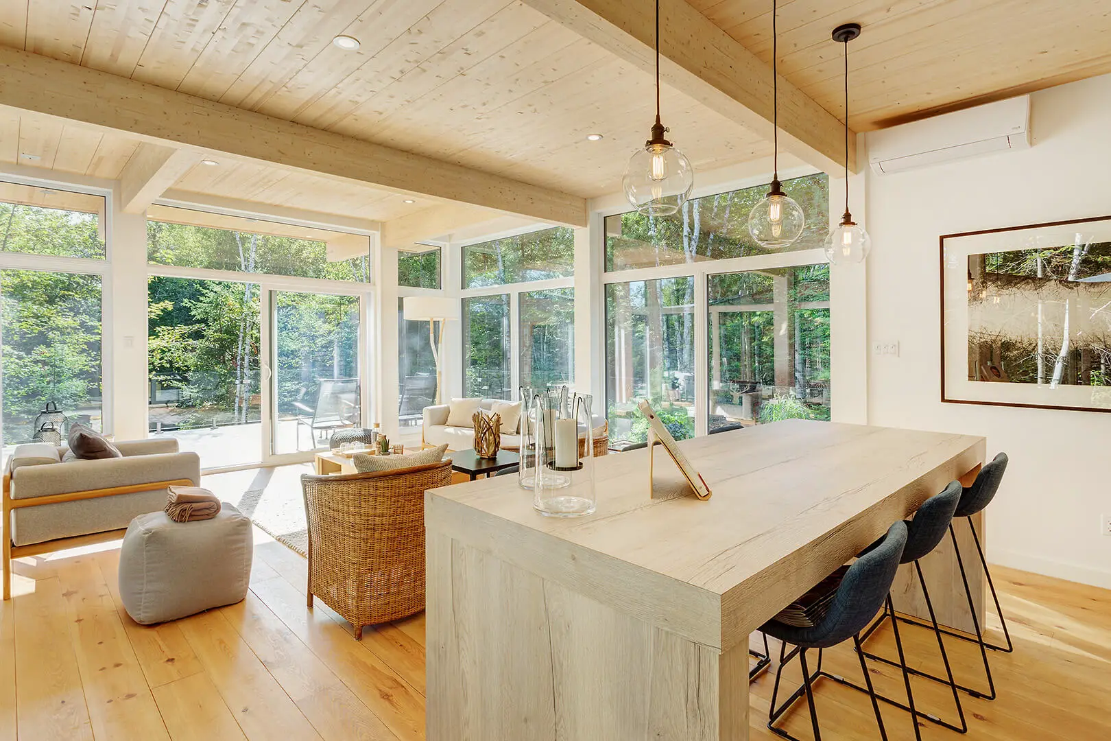 融入自然的现代木玻璃住宅设计-7