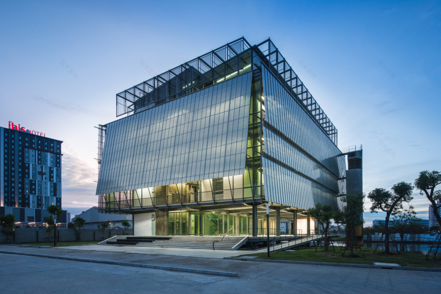 泰国 Silpakorn 大学地标性建筑-53