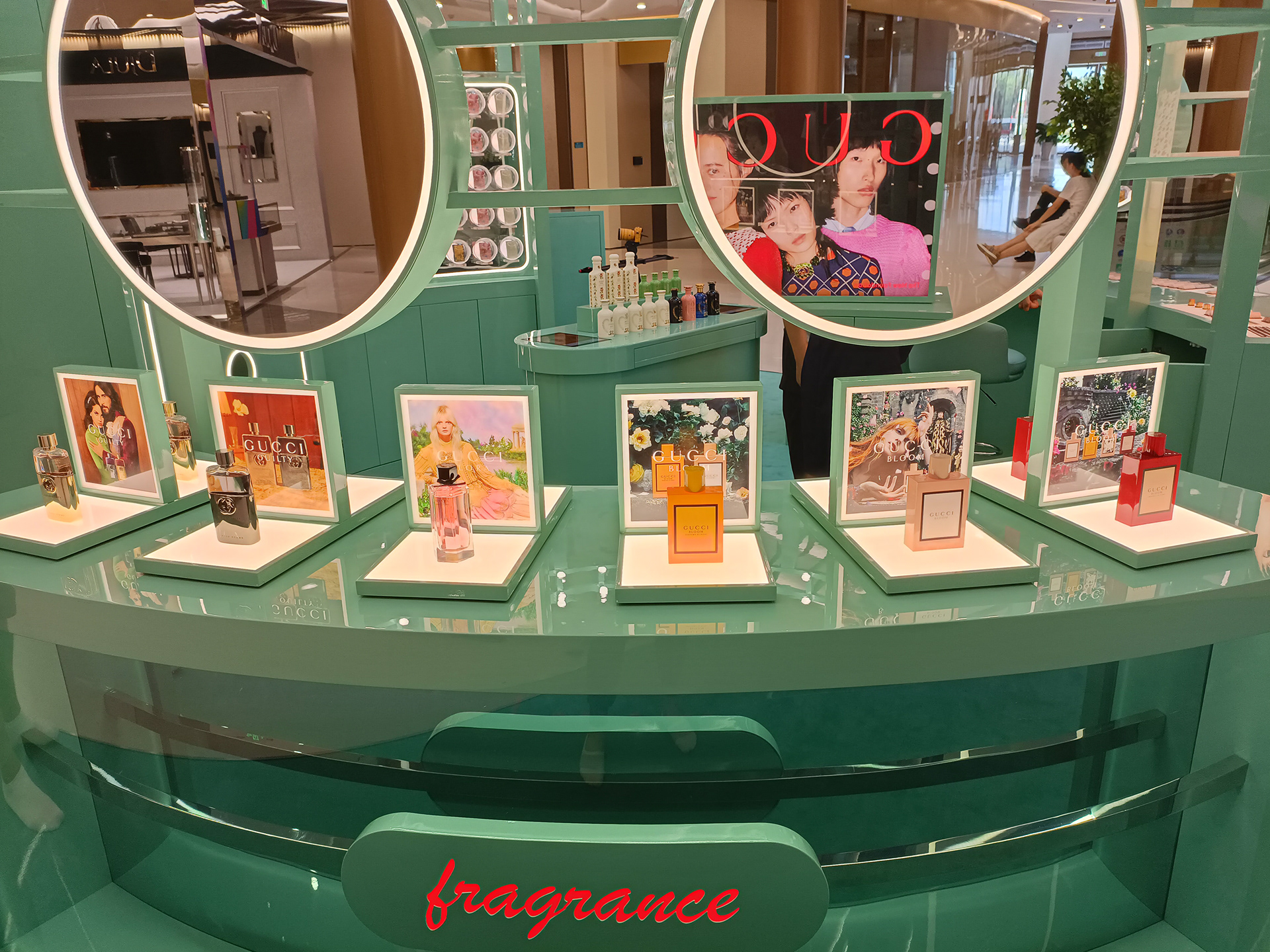 Gucci beauty outpost in TR China-3
