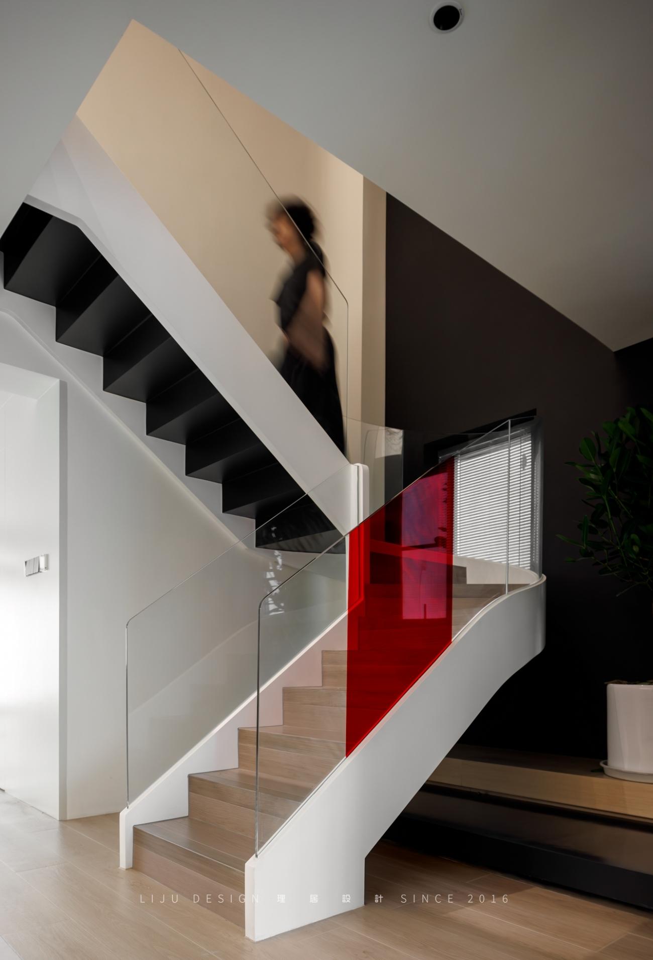 挪楼梯,借天光,还原五缘湾 230㎡复式的大宅感丨中国厦门丨理居设计-50