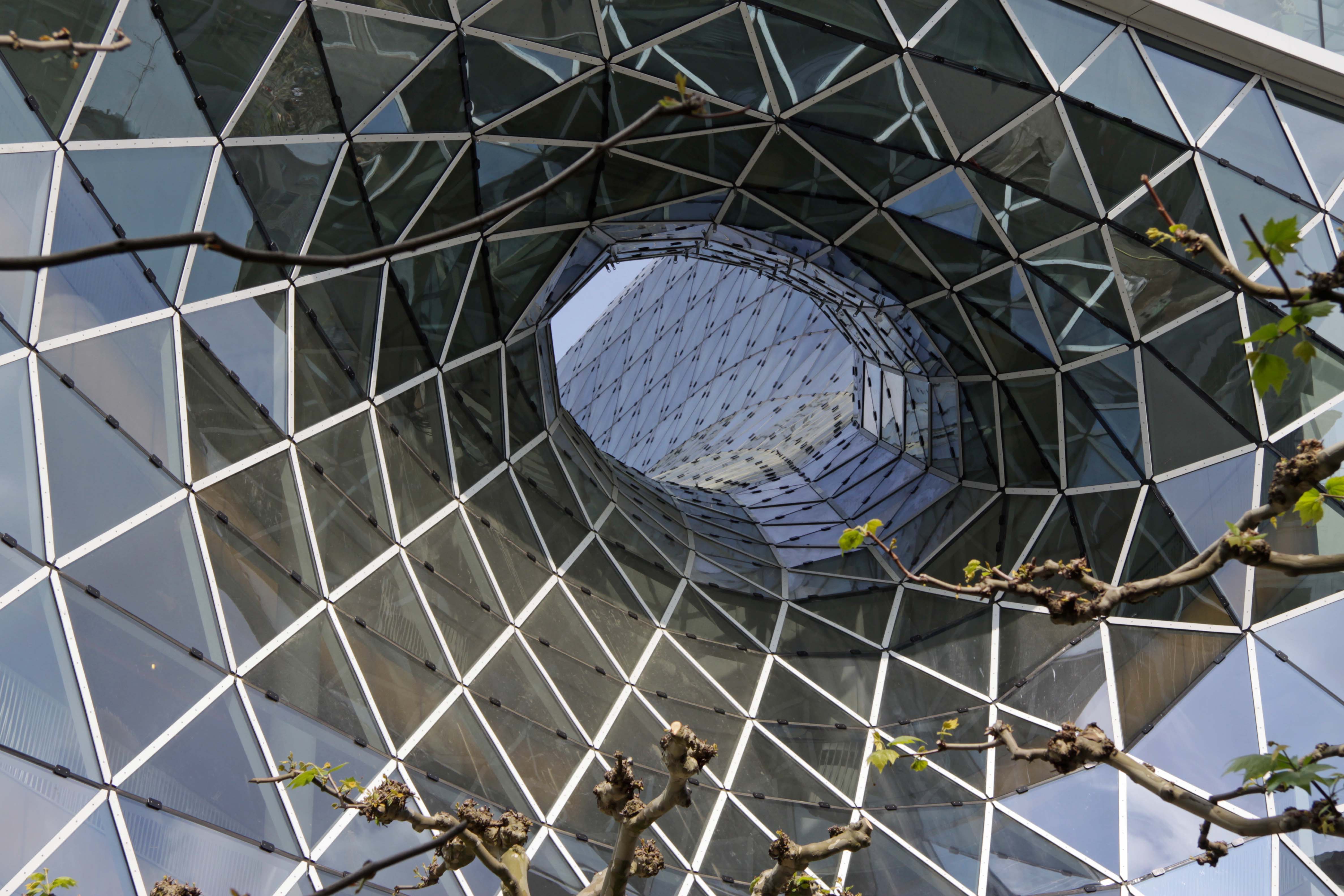 Frankfurt MyZeil 购物中心的空中河流设计-36