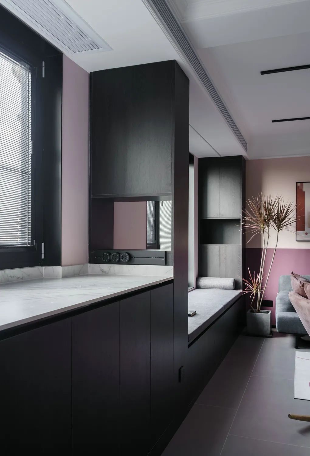 上海 102 平北欧风之家,粉色++ 白色++ 黑色大胆用色,储物空间超强-60