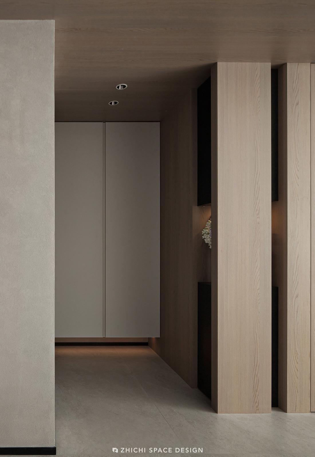 意式极简下的温暖叙事:一个家的呼吸与成长-2