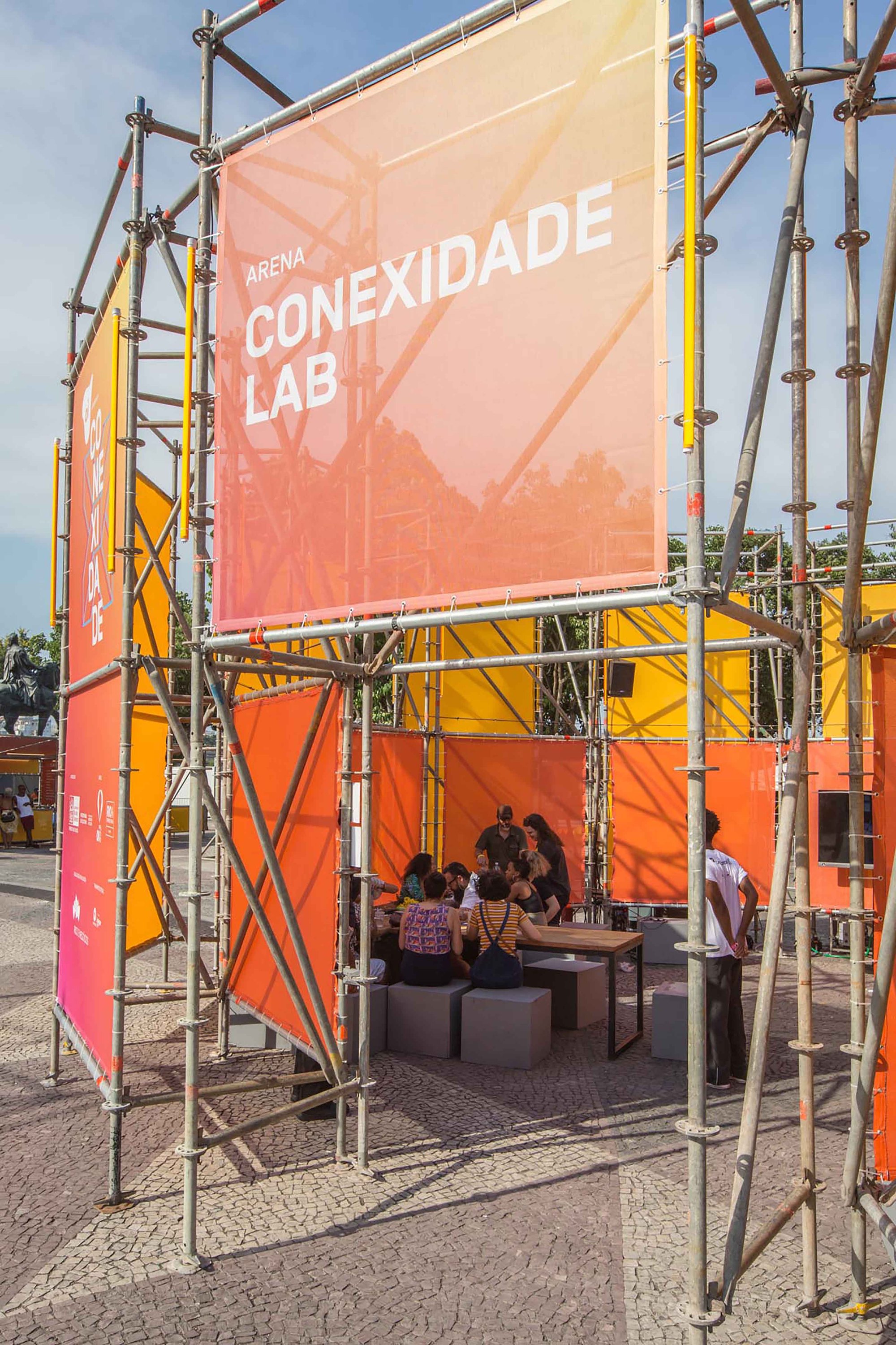 Conexidade Installation / Estúdio Chão-38