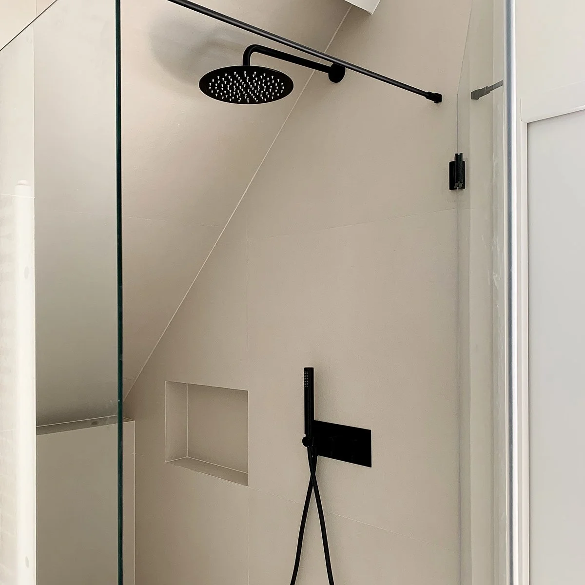 MAISON DES PRÉS — ANNA GRANT-10