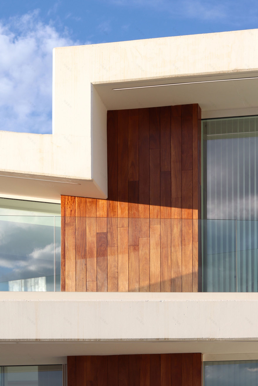 复杂地块上的曲线别墅设计-20