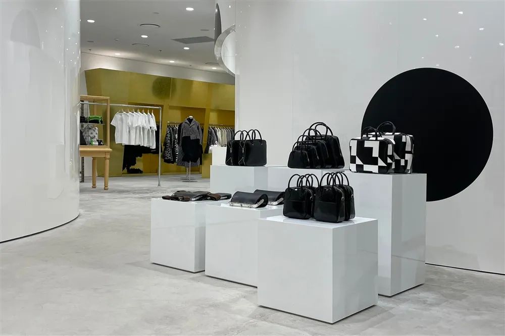 川久保玲亲自操刀，Dover Street Market Beijing 全新北京店铺设计-7