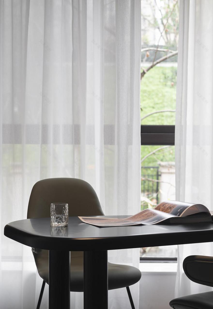 营造安静工作氛围的室内设计-0