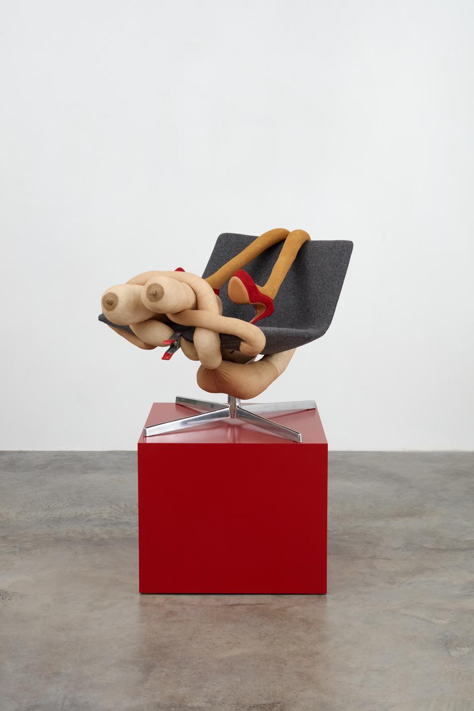 迷幻之椅 | Sarah Lucas 全新雕塑作品解读-6