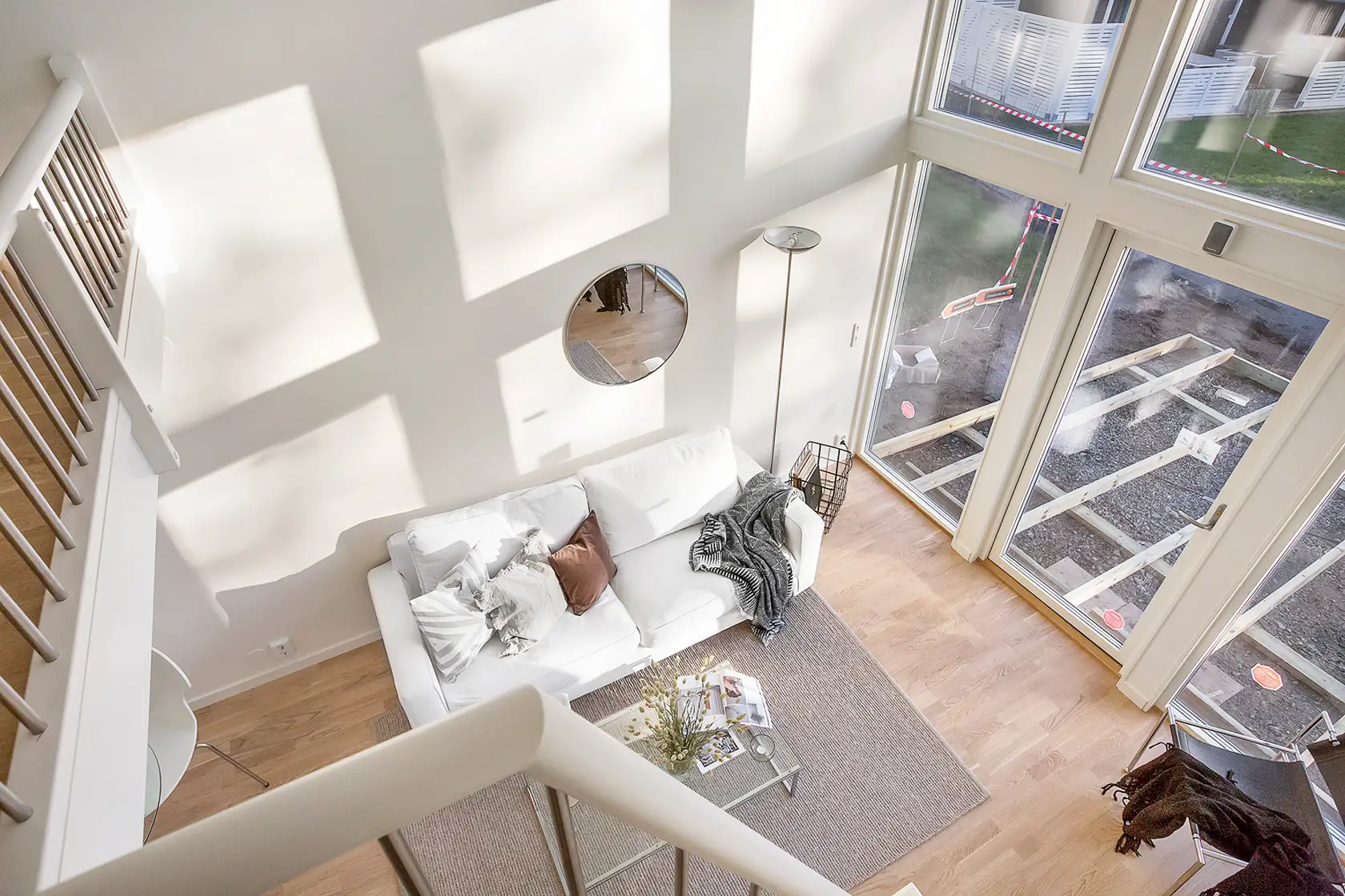 瑞典 25m²全白迷你屋，极致简约之美-9