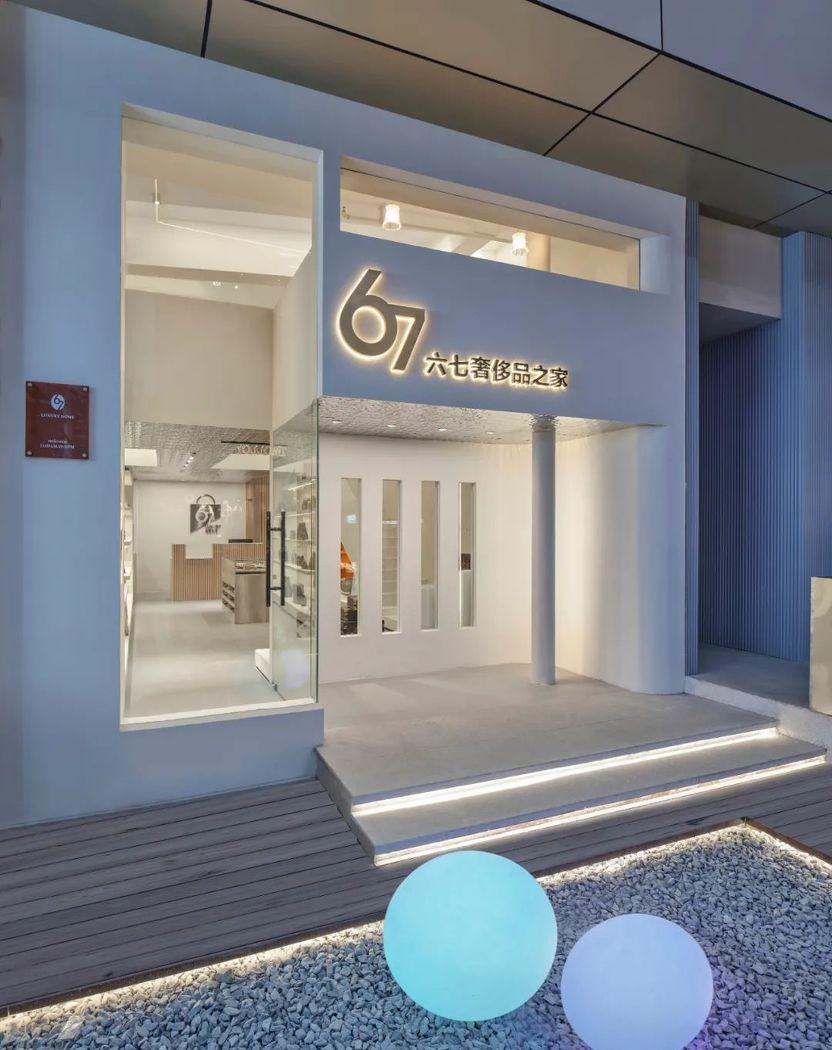 AO×DESIGN 奢侈品店的悬浮桥梁设计-7