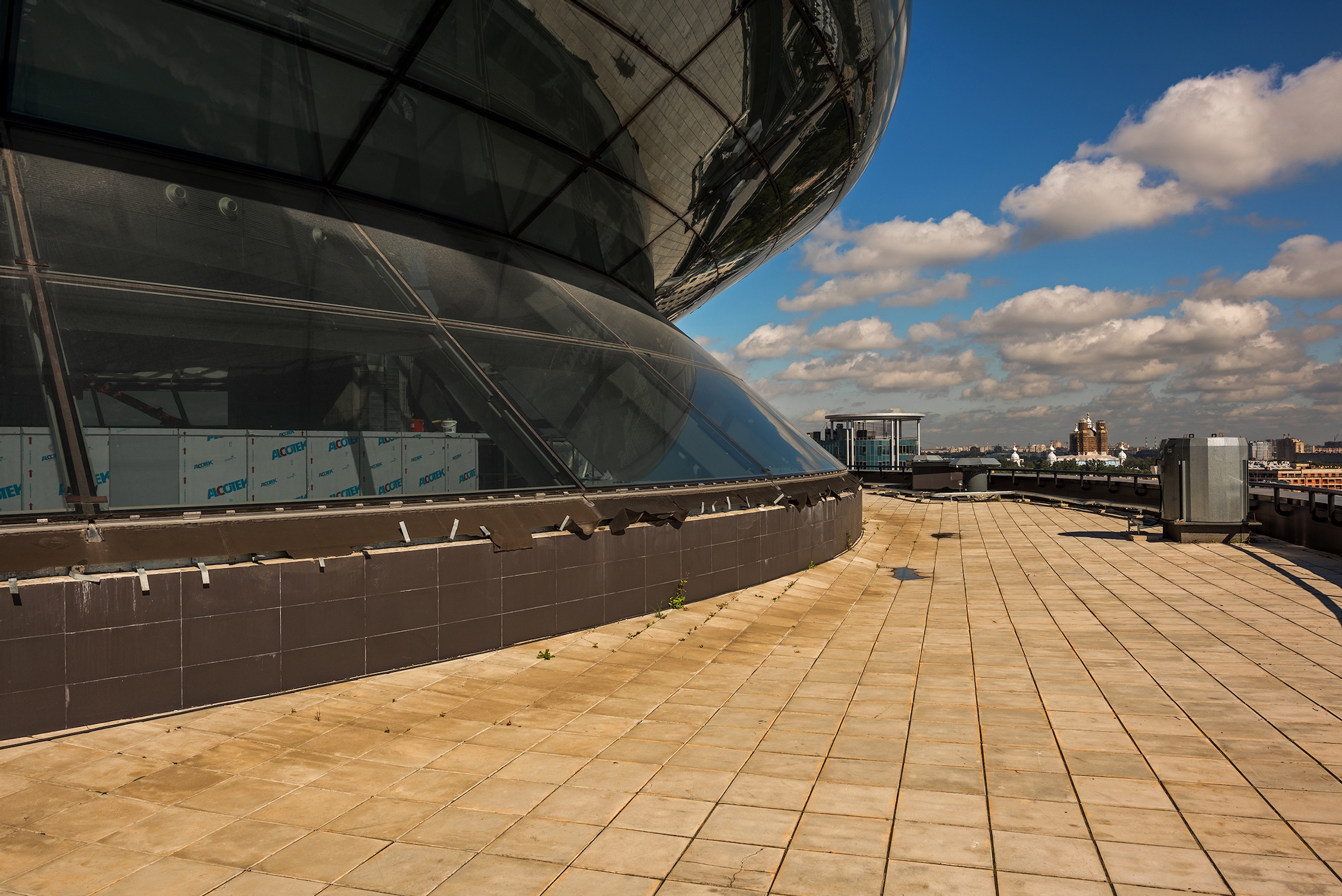 Àäìèíèñòðàòèâíûé è îáùåñòâåííî-äåëîâîé êîìïëåêñ «Íåâñêàÿ ðàòóøà»-14