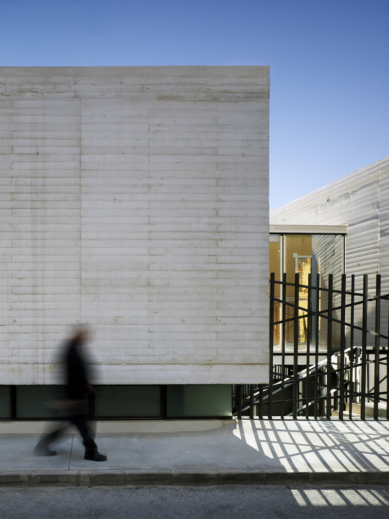 曼努埃尔·阿尔托拉吉雷图书馆-7