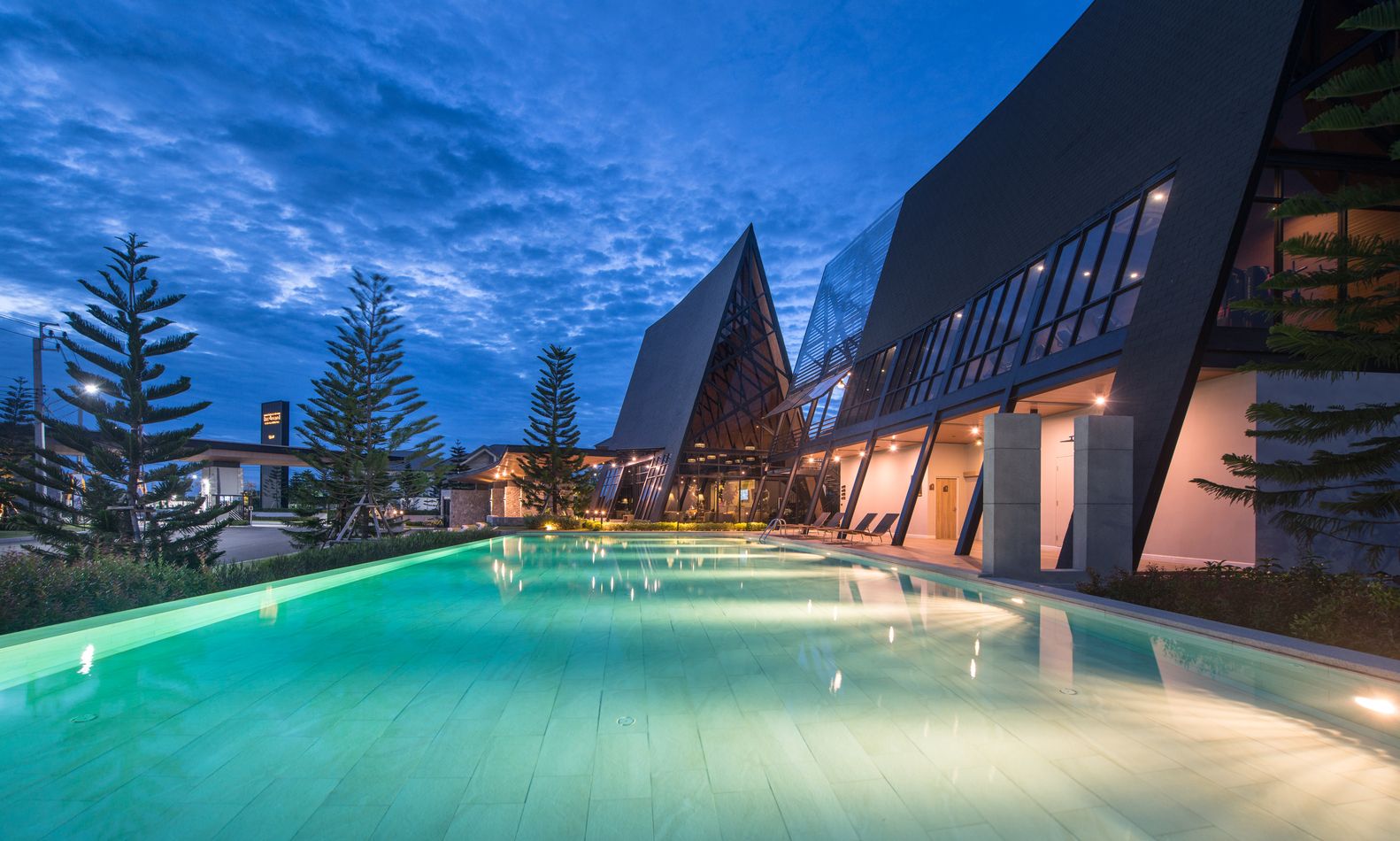 曼谷大道 Clubhouse，三角形的有机建筑美学-42