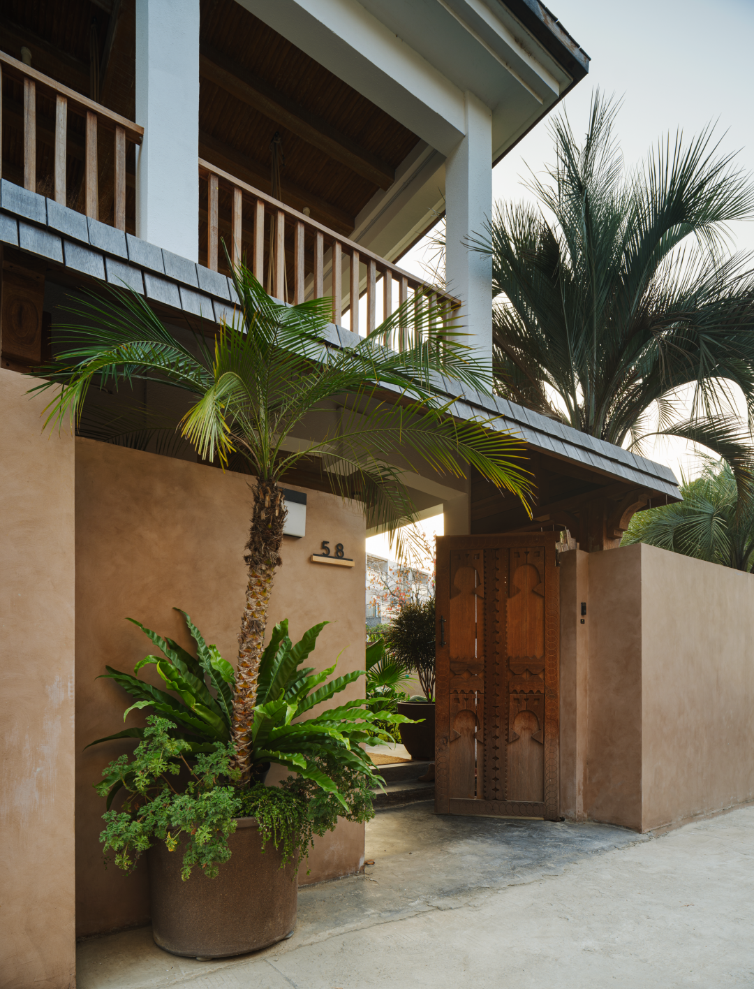 度假风情融入日常的 450㎡大宅设计-13