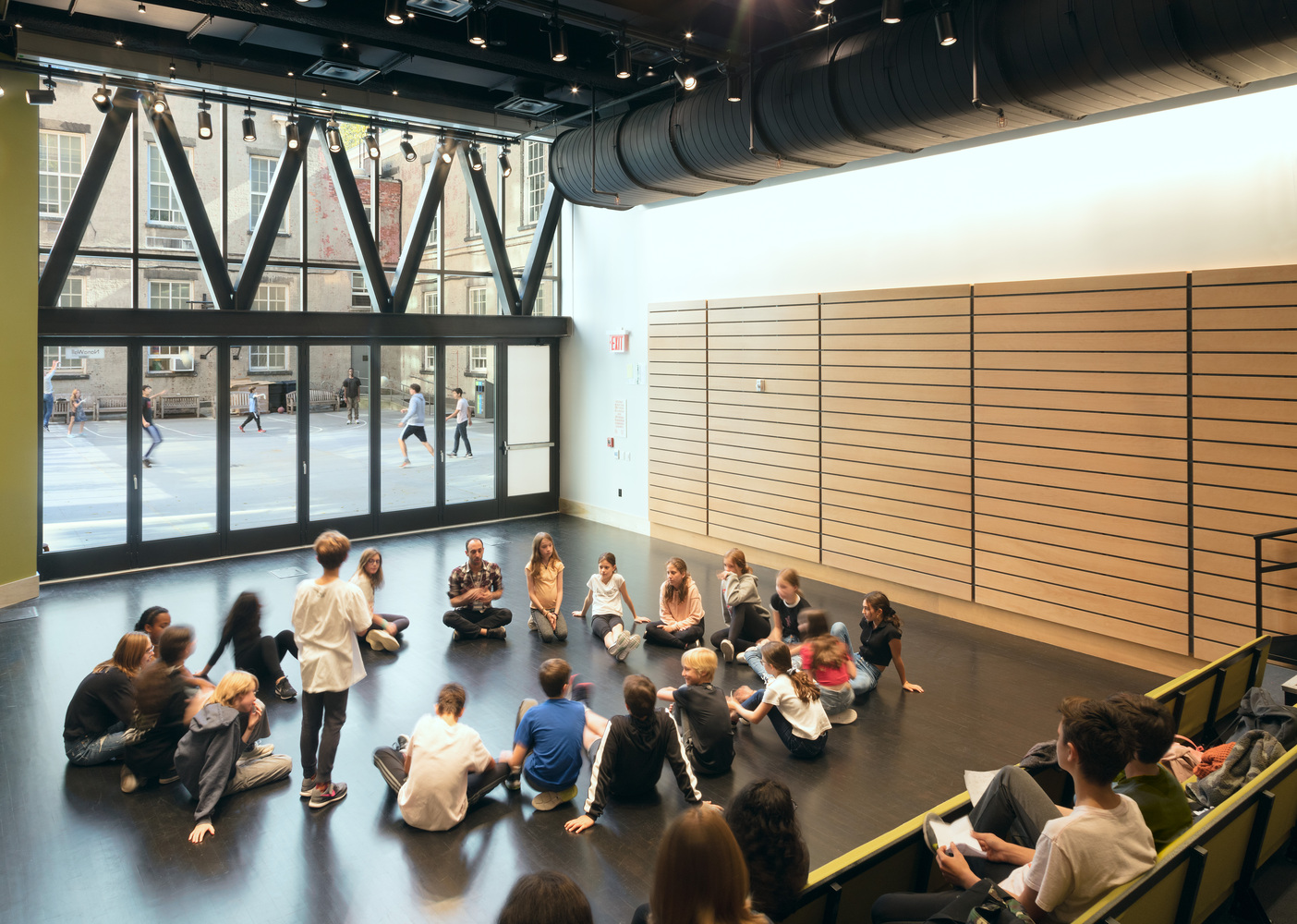 Friends Seminary School | 纽约历史建筑中的现代教育空间-30