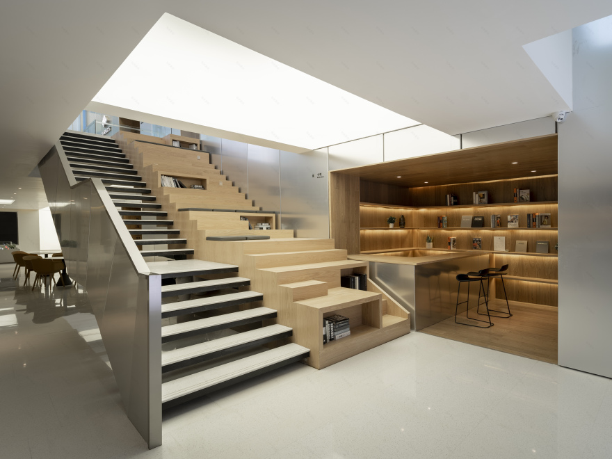 广州万科云谷未来感办公室设计-19