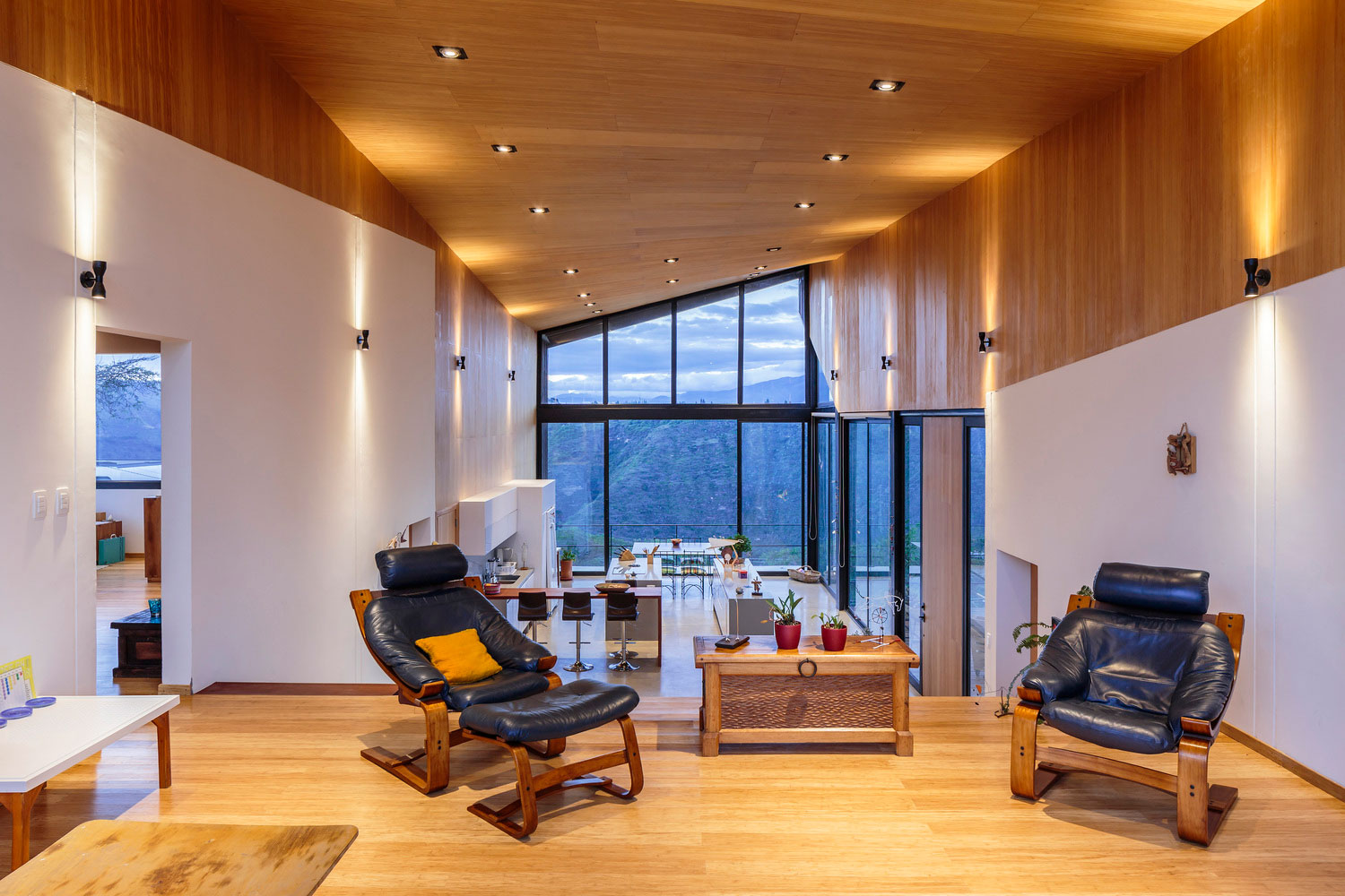 厄瓜多尔 Chiché河畔的现代绿意住宅-37