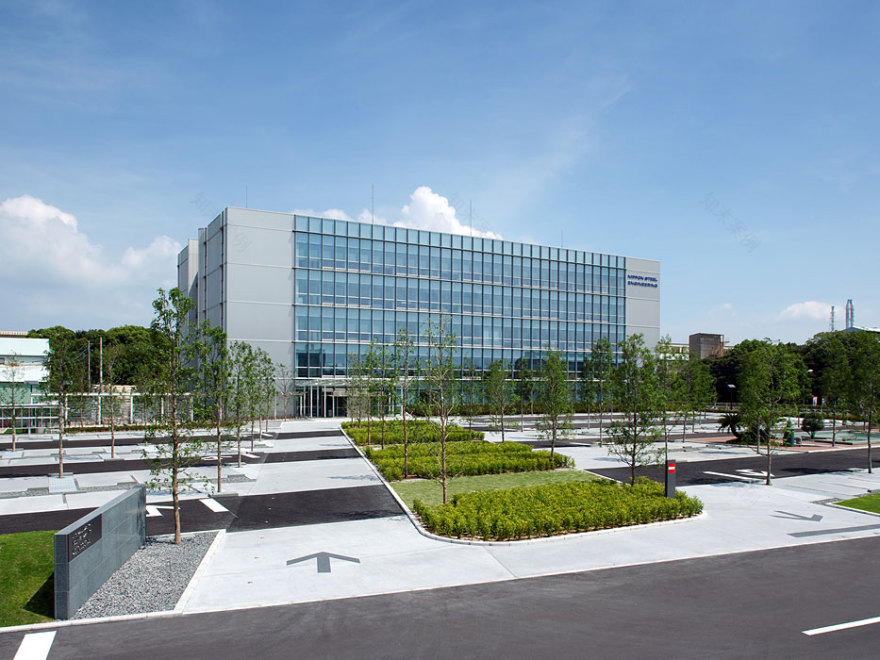 日本北九州科技中心绿意盎然的前院设计-4