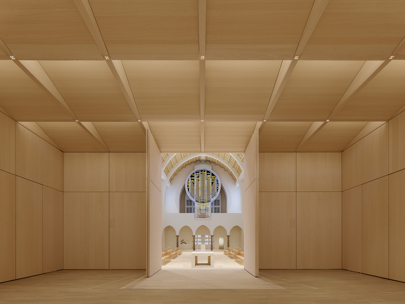 德国 St Fidelis 教堂 | 喧嚣中的宁静空间-21